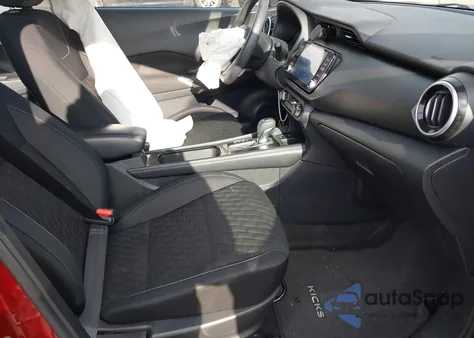 2022 Nissan Kicks Sv Xtronic Cvt z USA, uszkodzony, nr VIN 3N1CP5CVXNL516490